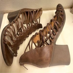 Seven Dials cleopatra strap sandals